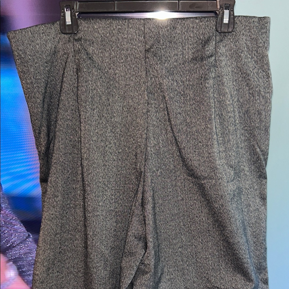 Briggs Gray Women’s Dress Straight Leg Size 20W Zipper on the side.